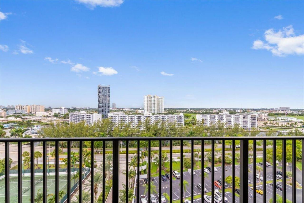 300 Three Islands Boulevard, Unit 312, Hallandale Beach, FL 33009 Photo
