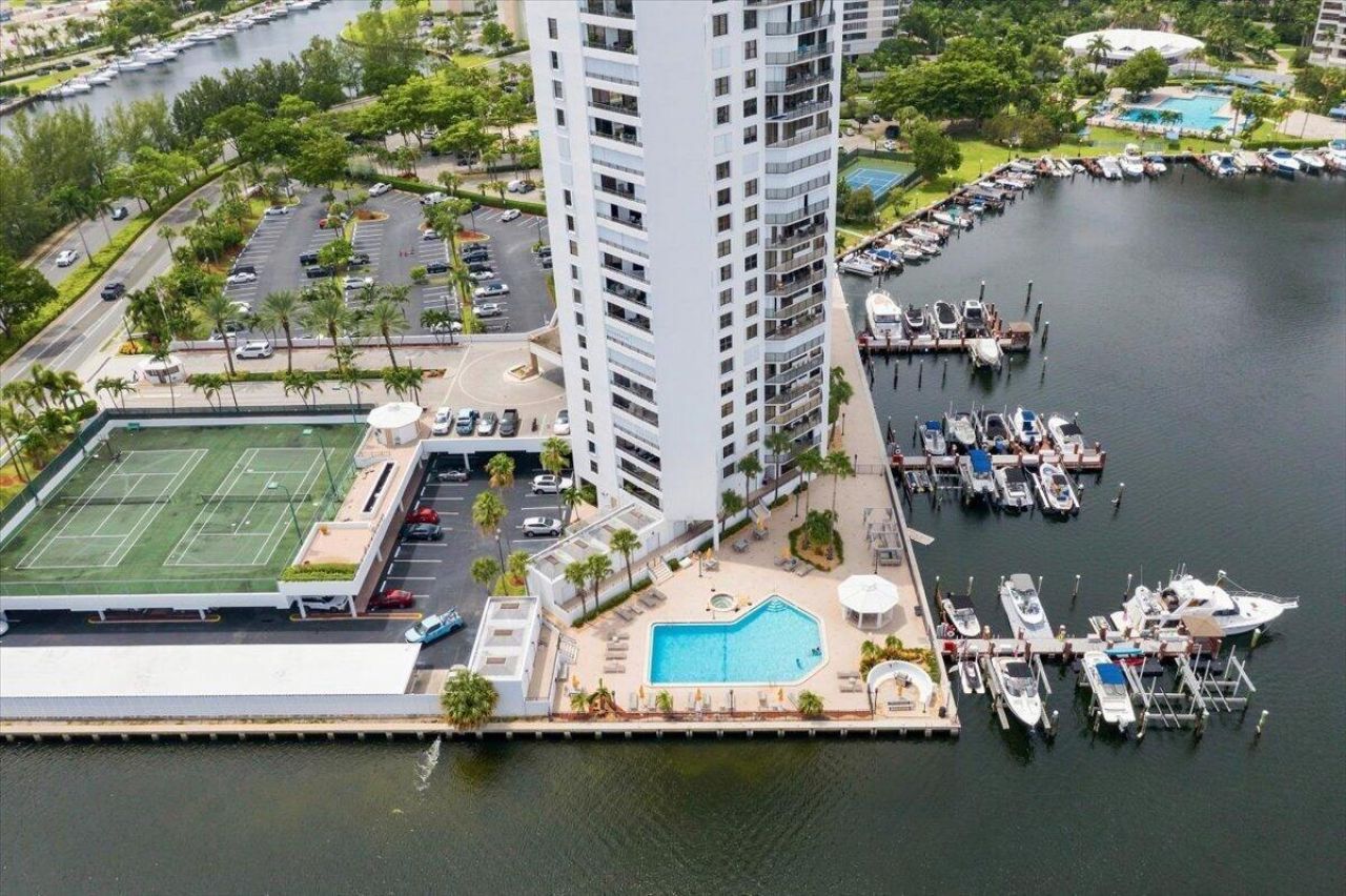 300 Three Islands Boulevard, Unit 312, Hallandale Beach, FL 33009 Photo