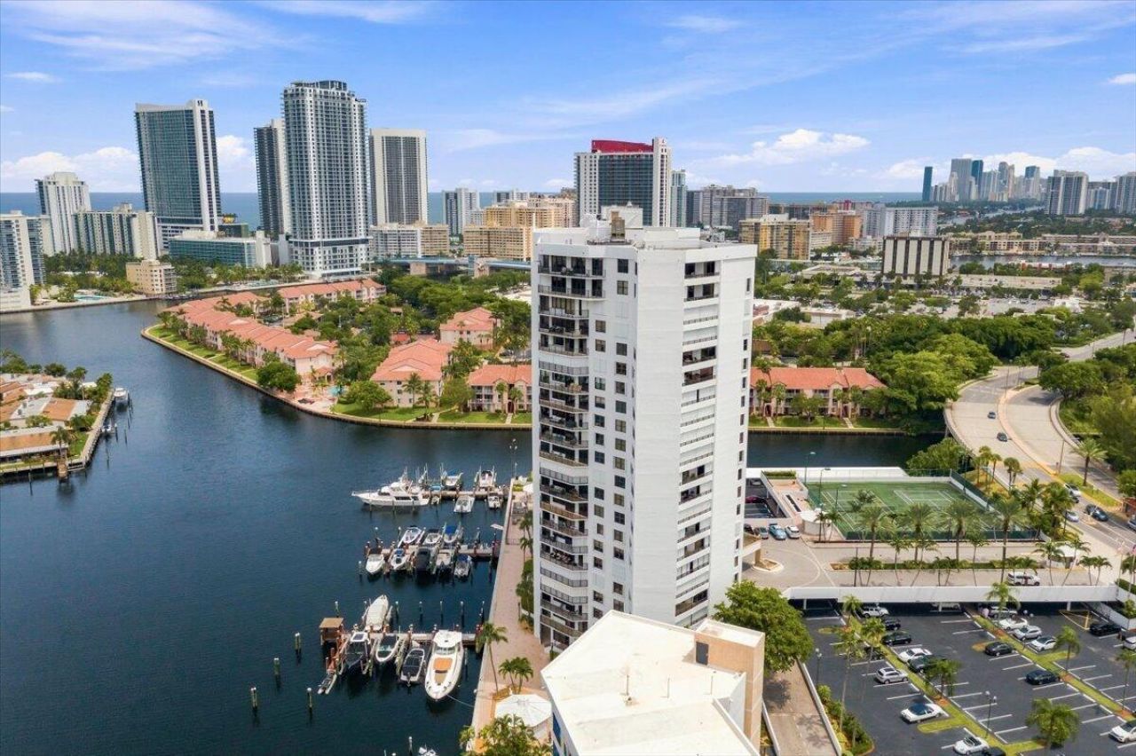 300 Three Islands Boulevard, Unit 312, Hallandale Beach, FL 33009 Photo