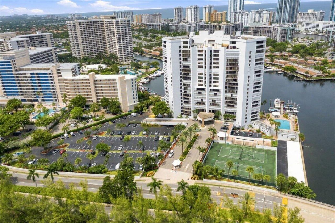 300 Three Islands Boulevard, Unit 312, Hallandale Beach, FL 33009 Photo