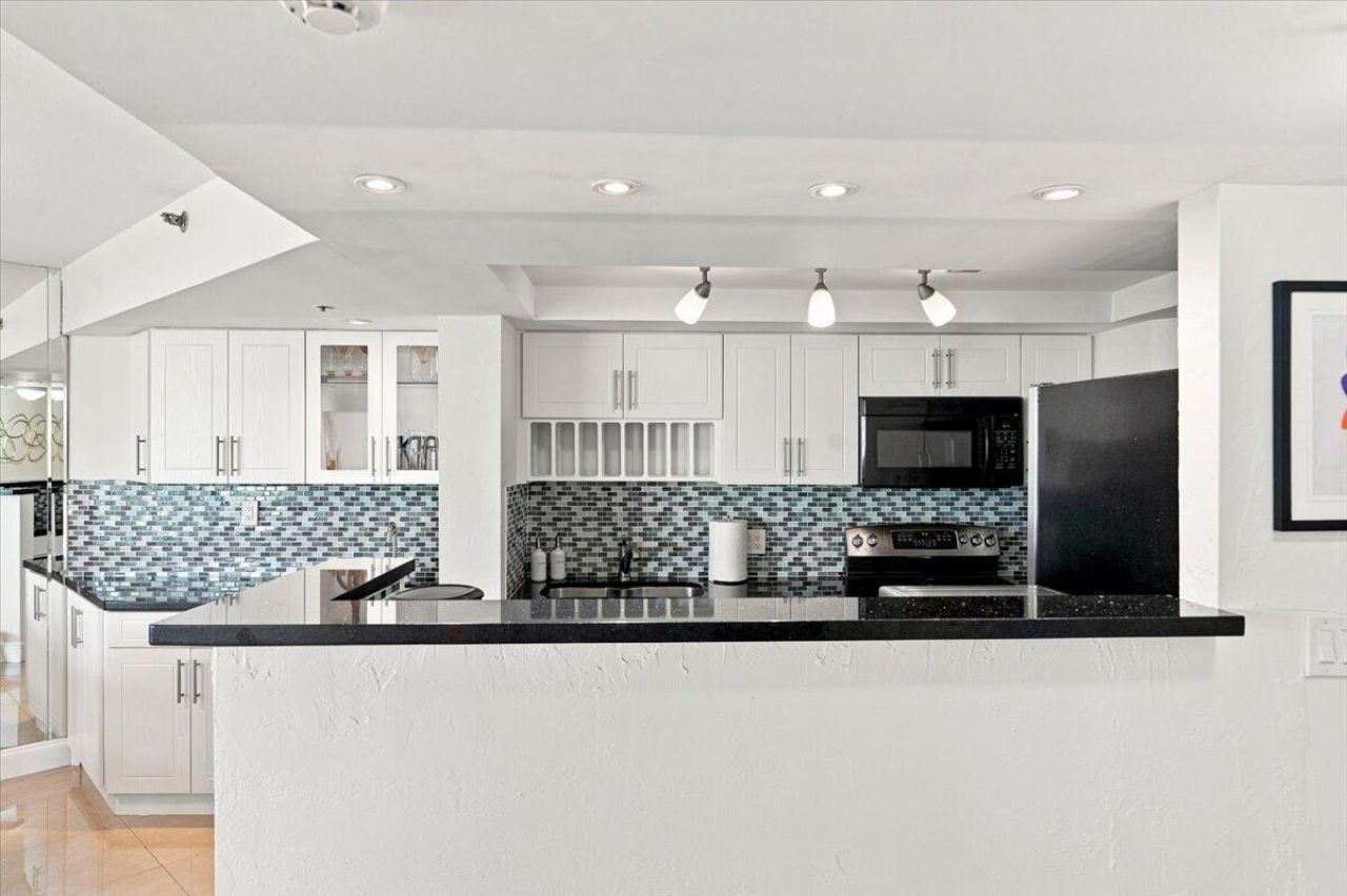 300 Three Islands Boulevard, Unit 312, Hallandale Beach, FL 33009 Photo