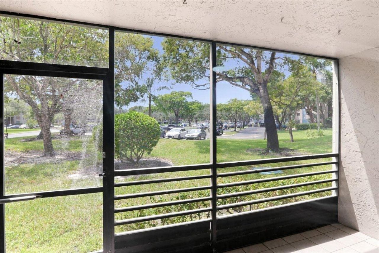 1100 Colony Point Circle, Unit 121, Pembroke Pines, FL 33026 Photo