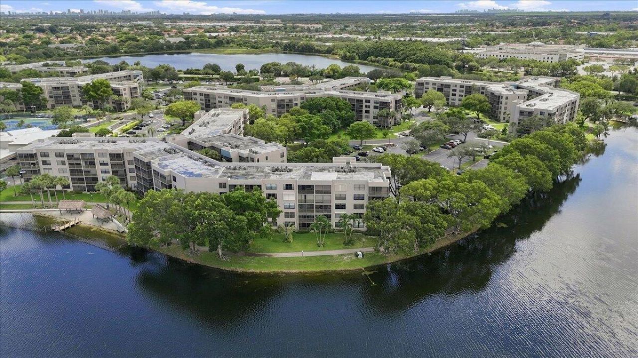 1100 Colony Point Circle, Unit 121, Pembroke Pines, FL 33026 Photo