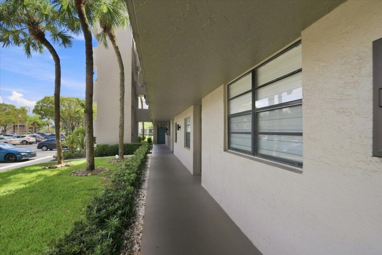 1100 Colony Point Circle, Unit 121, Pembroke Pines, FL 33026 Photo