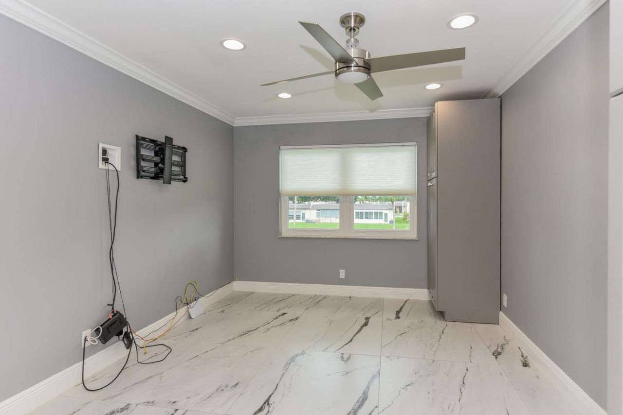 156 Lake Evelyn Drive, West Palm Beach, FL 33411 Photo