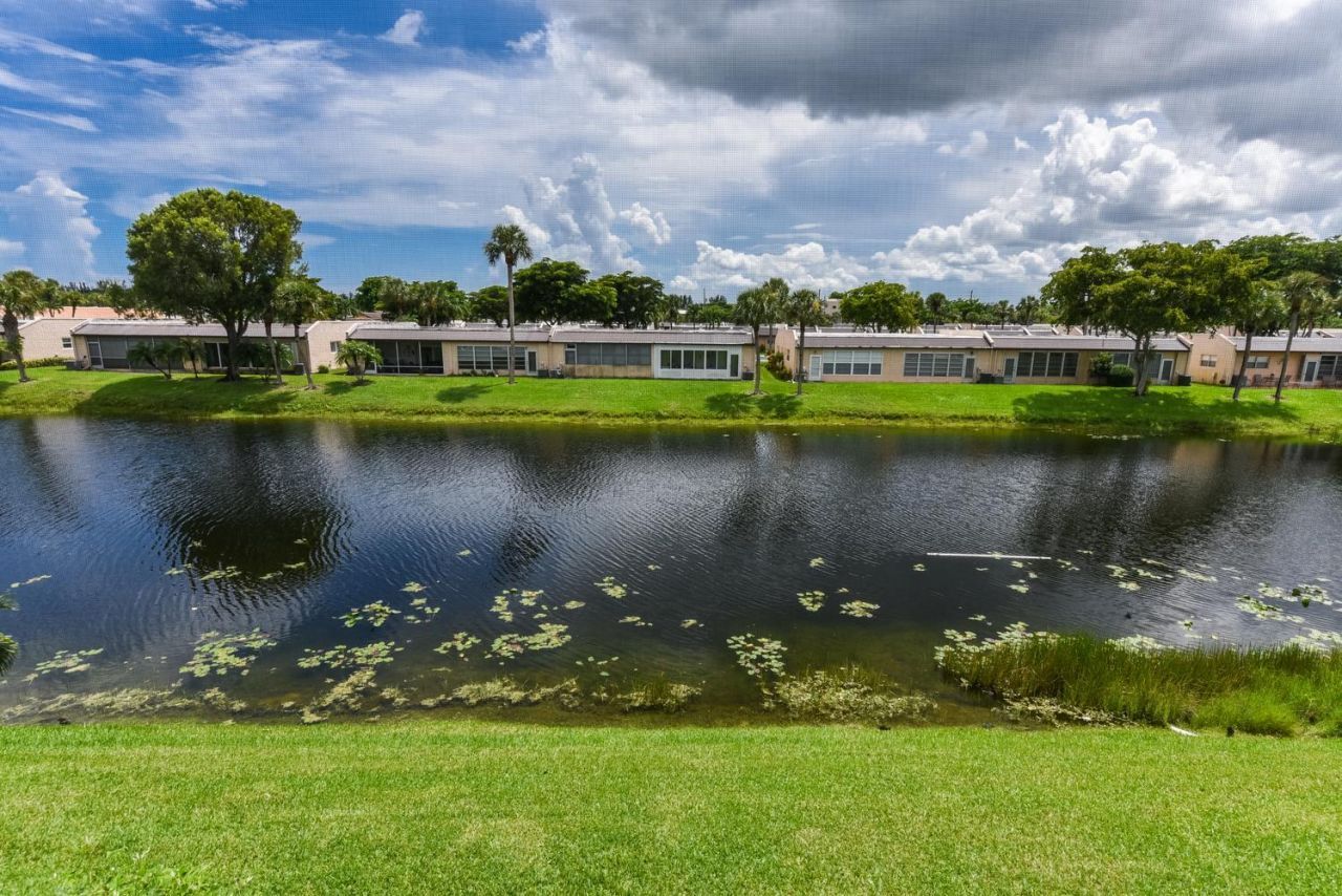 156 Lake Evelyn Drive, West Palm Beach, FL 33411 Photo