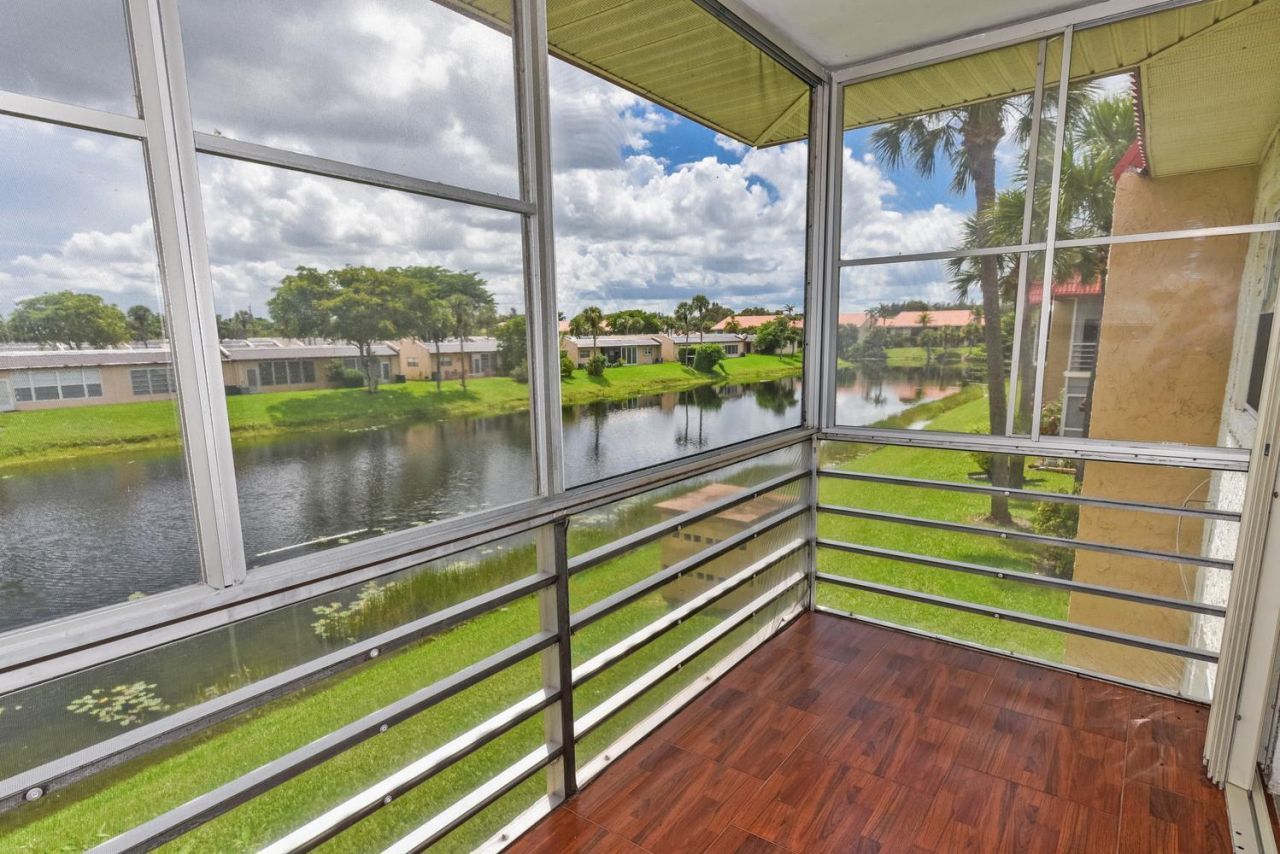 156 Lake Evelyn Drive, West Palm Beach, FL 33411 Photo