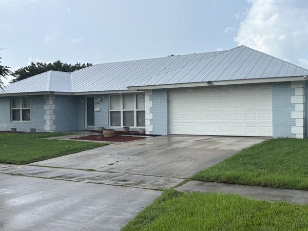 1473 SE SUNSHINE Avenue, Port St. Lucie, FL 34952
