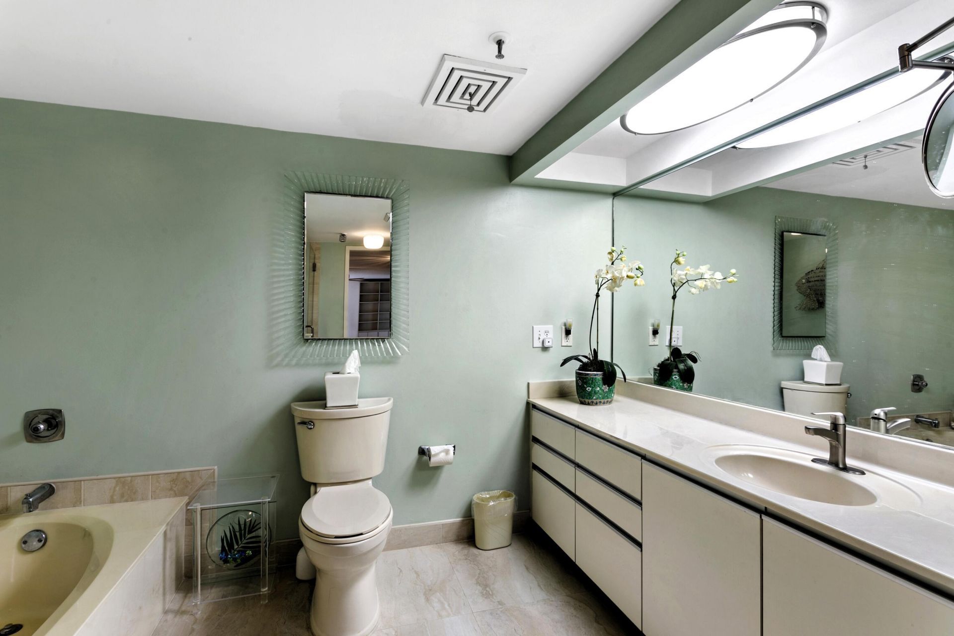 2480 Presidential Way, Unit 403, West Palm Beach, FL 33401 Photo