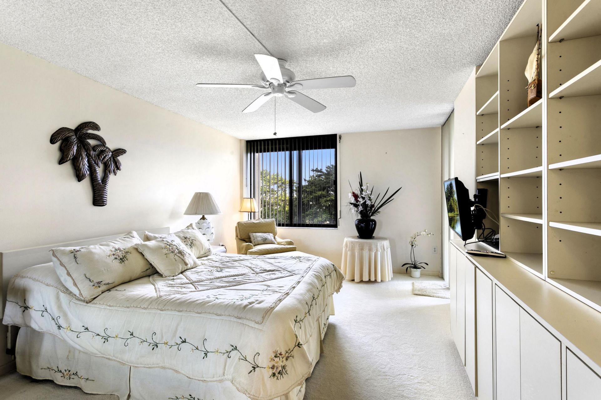 2480 Presidential Way, Unit 403, West Palm Beach, FL 33401 Photo