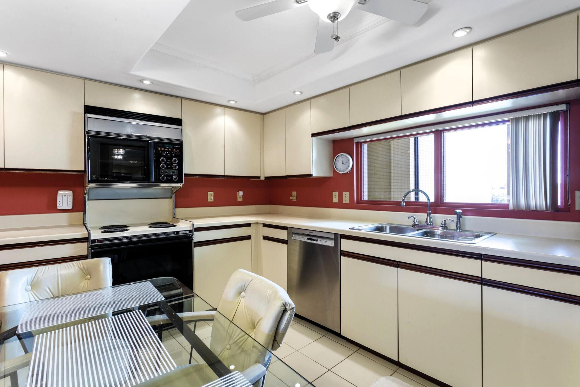 2480 Presidential Way, Unit 403, West Palm Beach, FL 33401 Photo