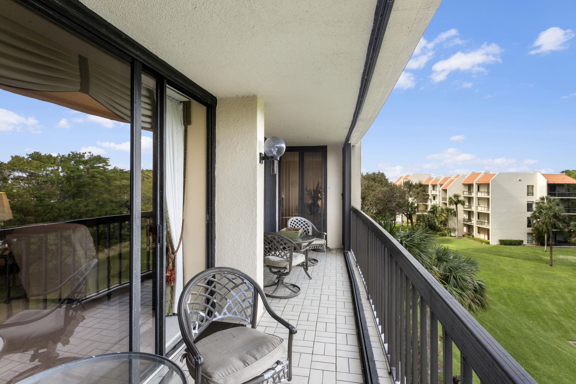 2480 Presidential Way, Unit 403, West Palm Beach, FL 33401 Photo