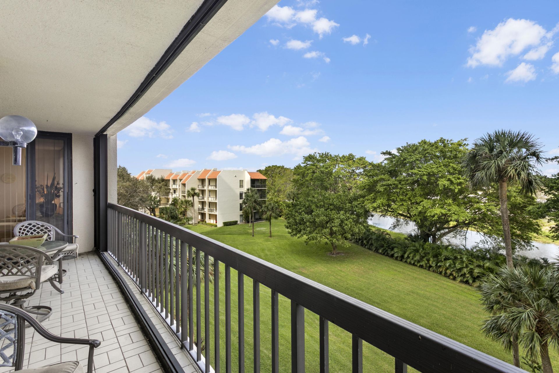 2480 Presidential Way, Unit 403, West Palm Beach, FL 33401 Photo