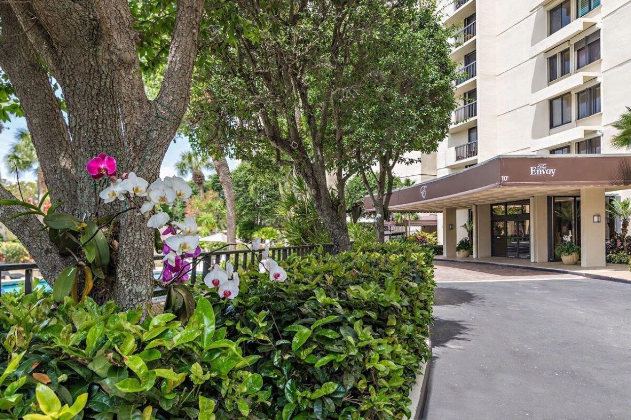 2480 Presidential Way, Unit 403, West Palm Beach, FL 33401 Photo