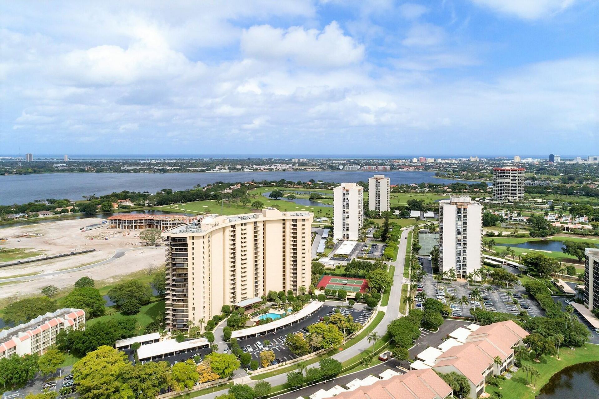 2480 Presidential Way, Unit 403, West Palm Beach, FL 33401 Photo