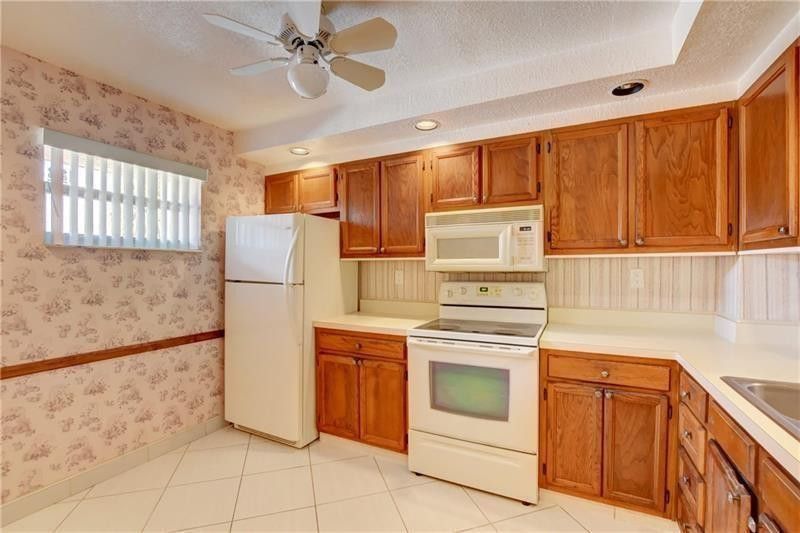 8735 Ramblewood Drive, Unit 212, Coral Springs, FL 33071 Photo