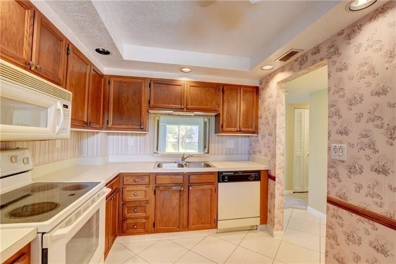 8735 Ramblewood Drive, Unit 212, Coral Springs, FL 33071 Photo