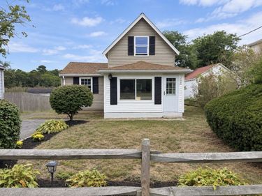 298 Onset Ave, Wareham, MA 02558