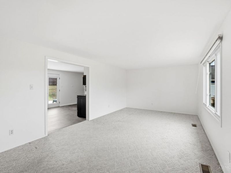 7297 Birchwood Drive, West Chester, OH 45069 Photo 4