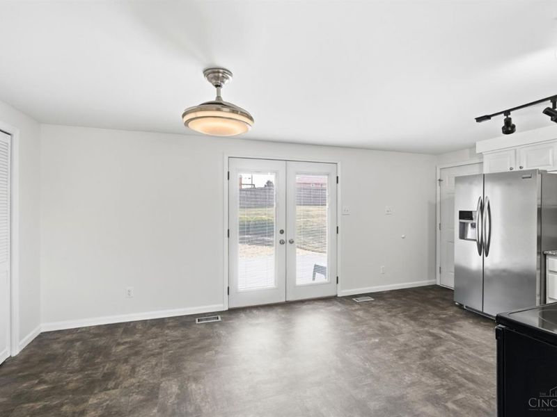 7297 Birchwood Drive, West Chester, OH 45069 Photo 6