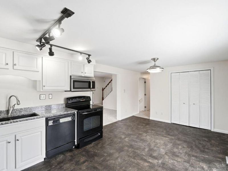 7297 Birchwood Drive, West Chester, OH 45069 Photo 8