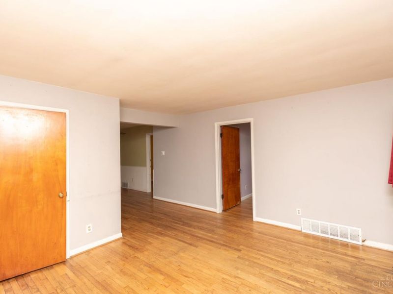 1031 Schiff Avenue, Cincinnati, OH 45205 Photo 4