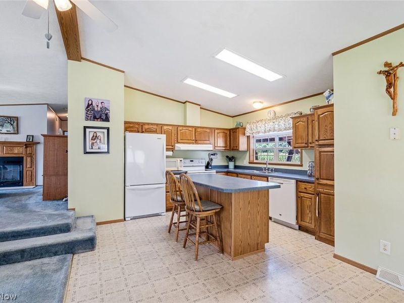17300 Leffingwell Road, Berlin Center, OH 44401 Photo 3