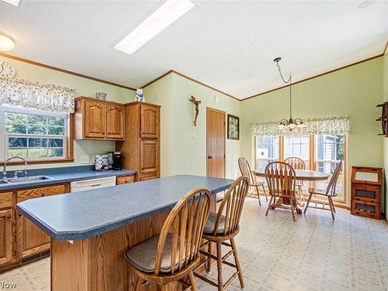 17300 Leffingwell Road, Berlin Center, OH 44401 Photo 4