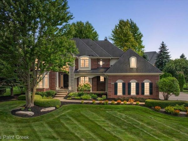 3493 N Century Oak Circle, Oakland Township, Mi 48363