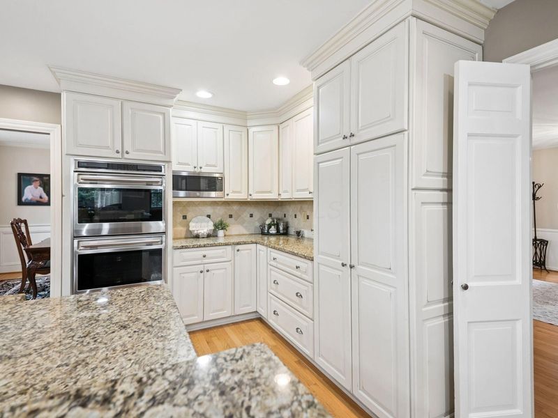 4630 Burbank Drive, Columbus, OH 43220 Photo 10