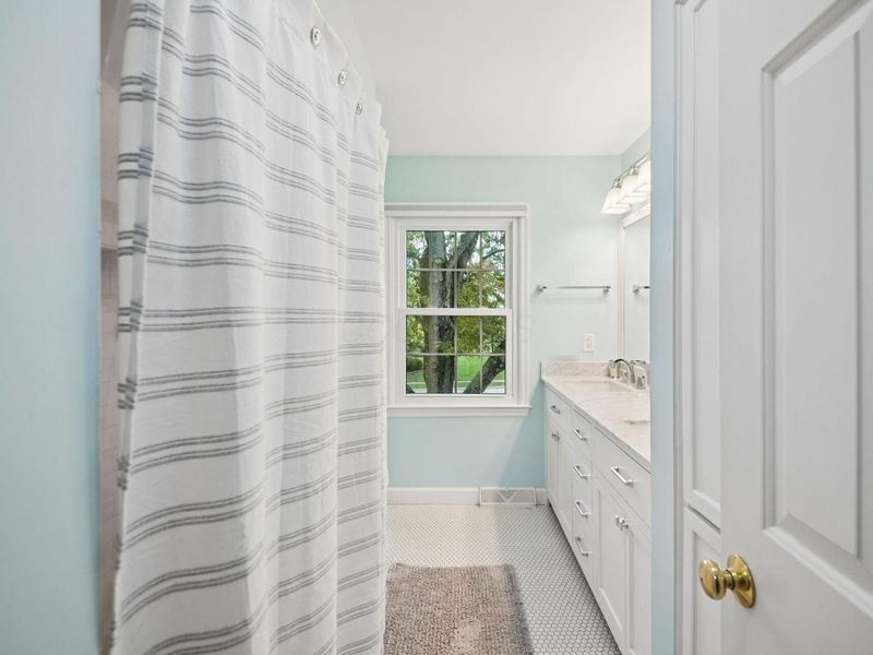 4630 Burbank Drive, Columbus, OH 43220 Photo 34