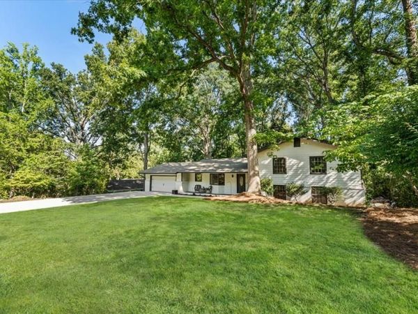 1606 E Nancy Creek Drive, Brookhaven, GA 30319