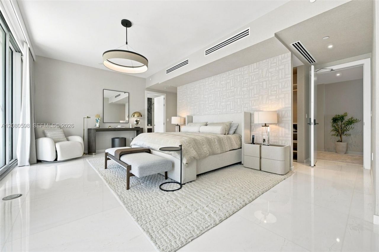 300 Biscayne Blvd Way, Unit 301, Miami, FL 33131 Photo