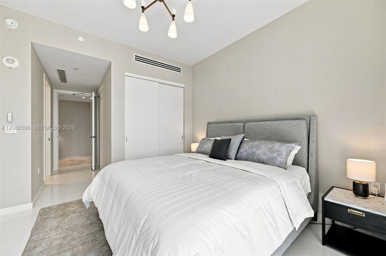 300 Biscayne Blvd Way, Unit 301, Miami, FL 33131 Photo