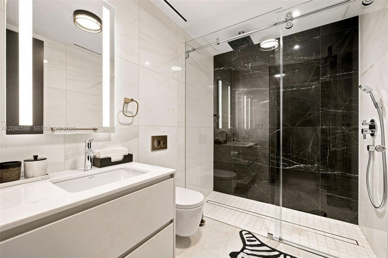 300 Biscayne Blvd Way, Unit 301, Miami, FL 33131 Photo