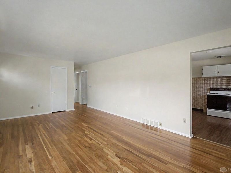 2064 Hillsdale Avenue, Harrison Township, OH 45414 Photo 7