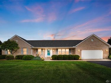 135 Country Manor Drive, Wilmington, OH 45177