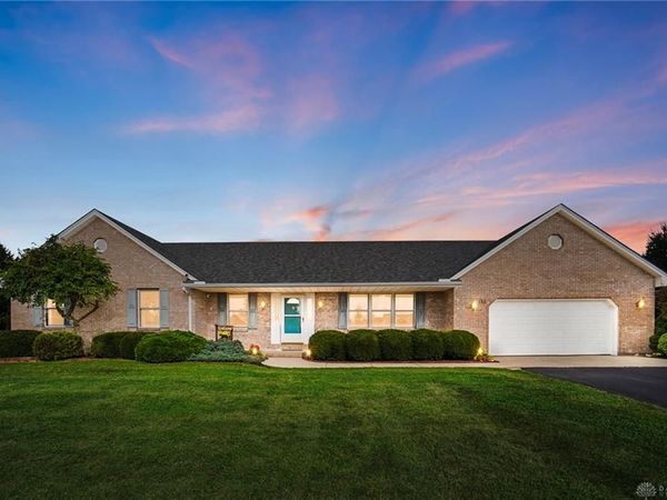 135 Country Manor Drive, Wilmington, OH 45177