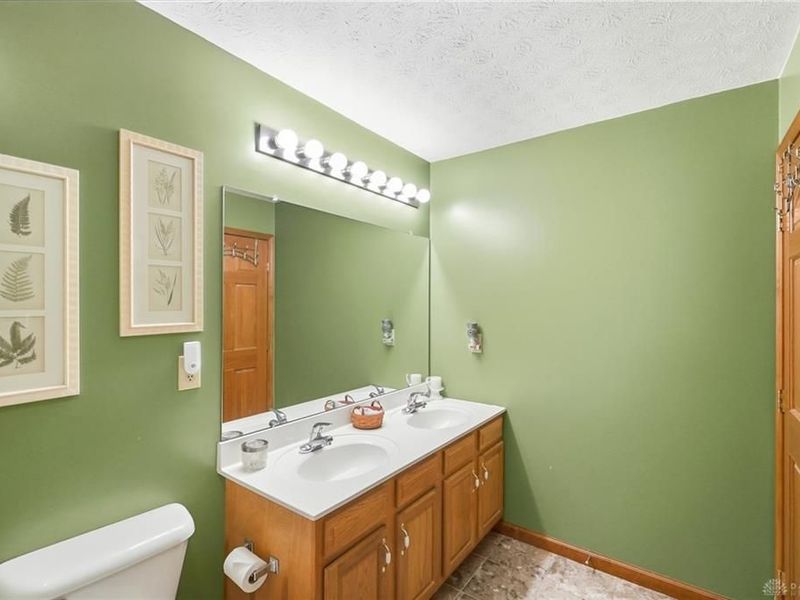 135 Country Manor Drive, Wilmington, OH 45177 Photo 32