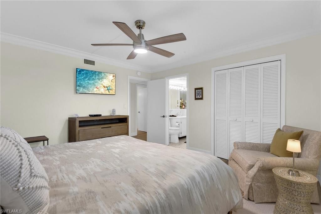 222 Harbour Dr, Unit 403, Naples, FL 34103 Photo