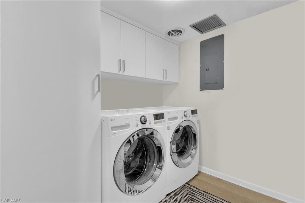 222 Harbour Dr, Unit 403, Naples, FL 34103 Photo