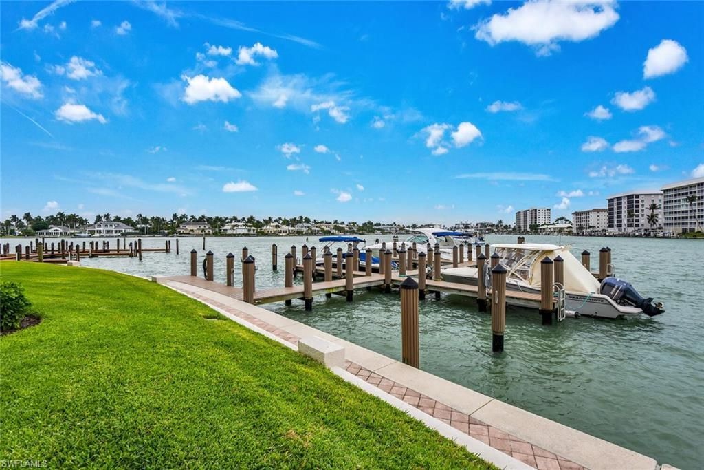 222 Harbour Dr, Unit 403, Naples, FL 34103 Photo