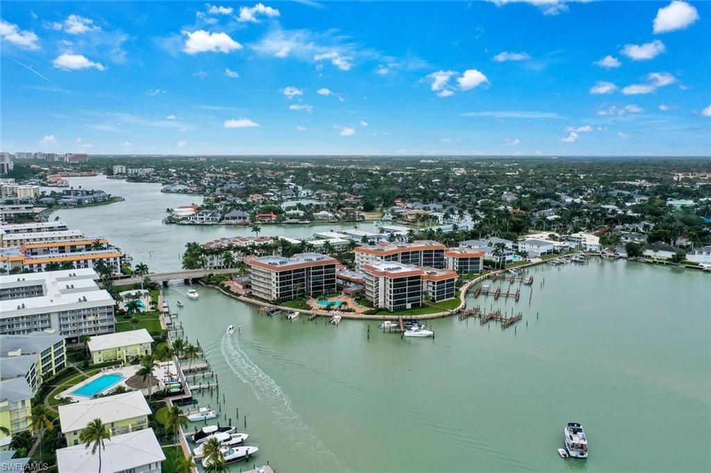 222 Harbour Dr, Unit 403, Naples, FL 34103 Photo