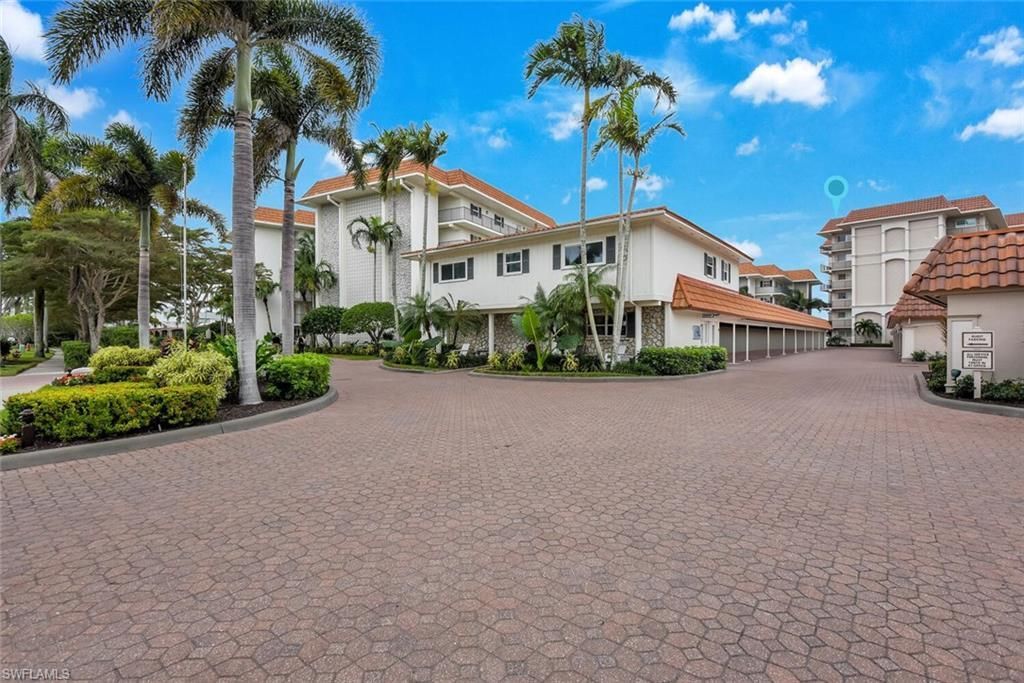 222 Harbour Dr, Unit 403, Naples, FL 34103 Photo