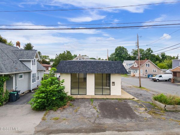 2735 Broadway, Rotterdam, NY 12306