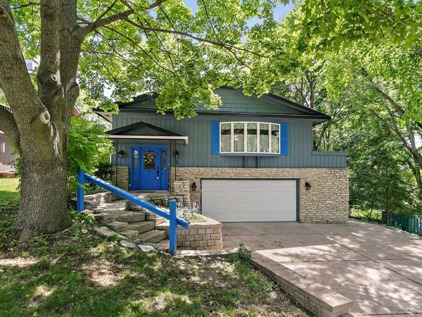 2 Summit Avenue, East Dundee, IL 60118