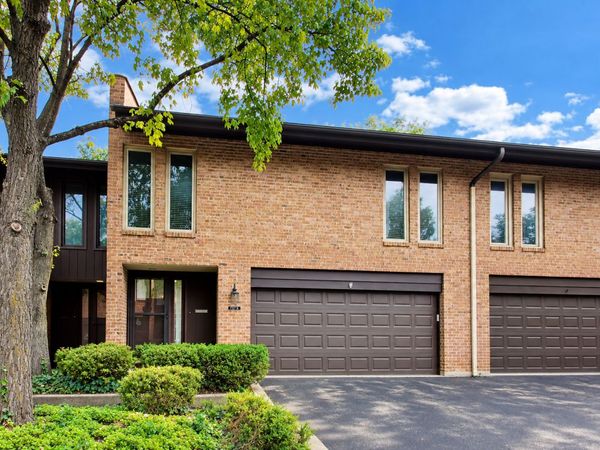 1712 Wildberry Drive , Unit B, Glenview, IL 60025