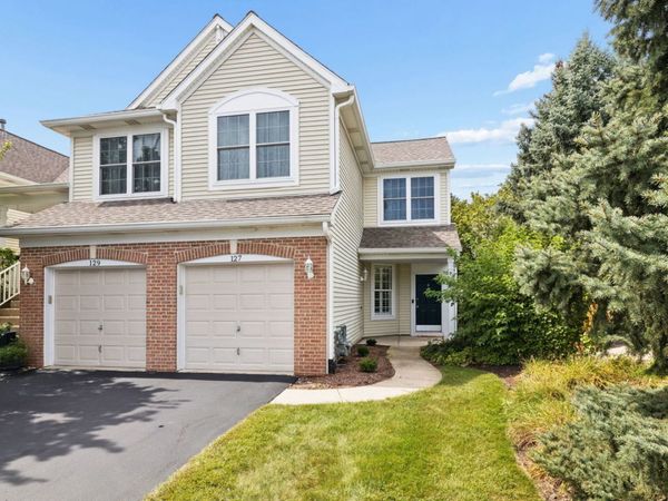 127 Hidden Pond Circle , Aurora, IL 60504