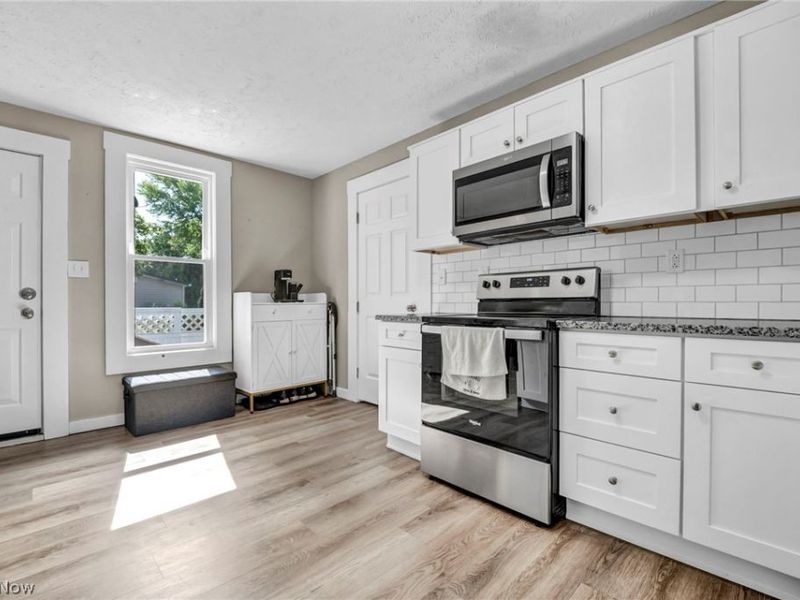 695 N Saint Clair Street, Painesville, OH 44077 Photo 13