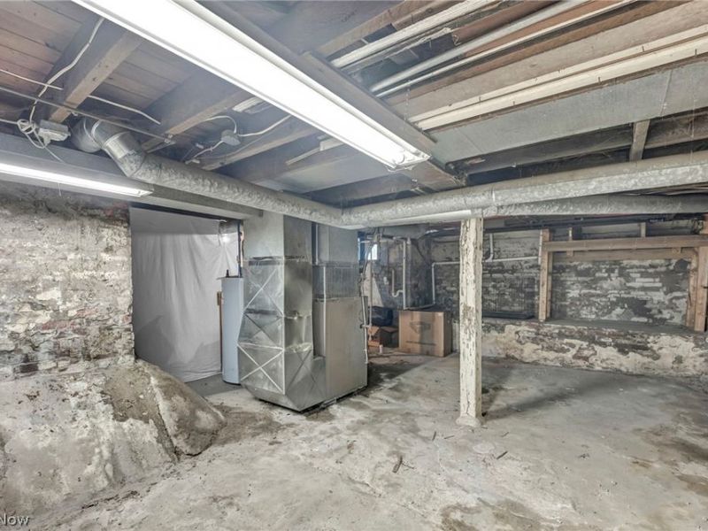 695 N Saint Clair Street, Painesville, OH 44077 Photo 33